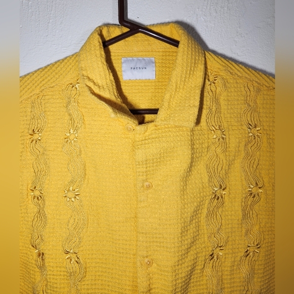 EUC Pacsun Men's Size M Cropped Boxy Alex Camp Embroidered  Button Down Shirt - Picture 6 of 12